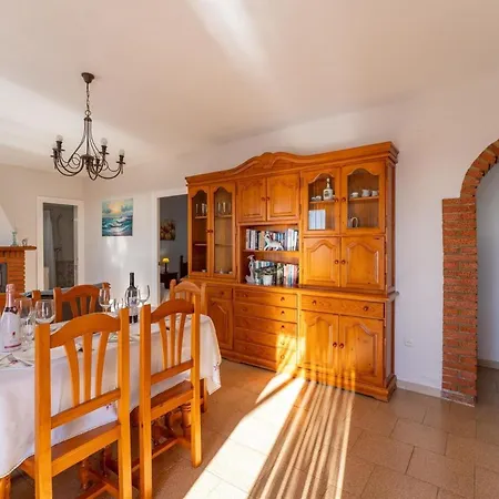 Mit Privatpool Fuer 6 Personen Ca 90 Qm In Nerja, Andalusien Costa Del Sol *