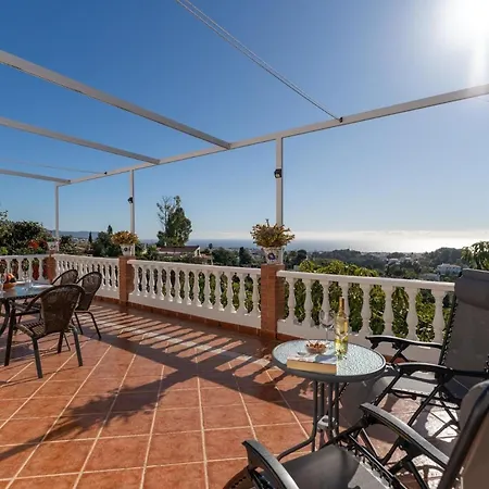 Mit Privatpool Fuer 6 Personen Ca 90 Qm In Nerja, Andalusien Costa Del Sol Nerja